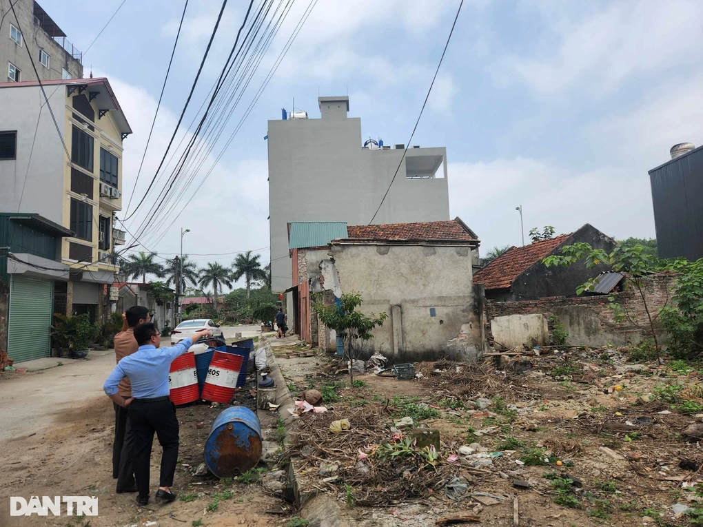 Mua mảnh đất để không, 4 năm sau tôi hốt hoảng với cảnh tượng trên đất nhà mình