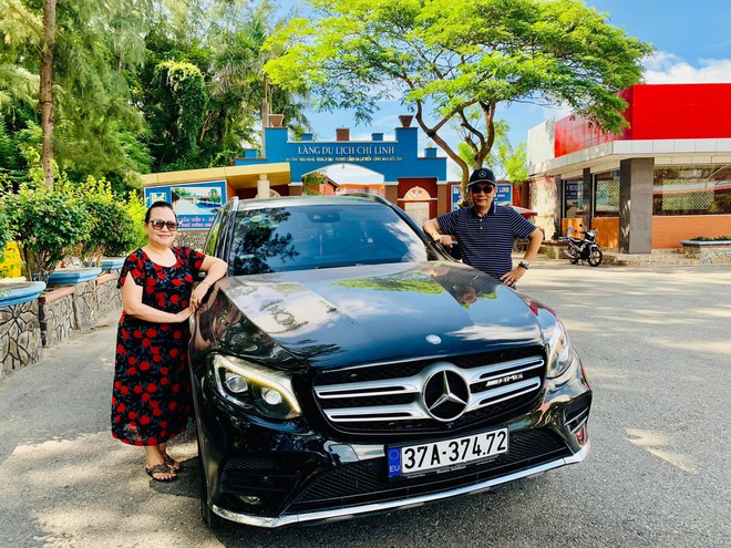 Cặp vợ chồng 70 tuổi lái Mercedes-Benz GLC 300 xuyên Việt: Hoàn thành ước mơ đưa vợ cả đi từ Hà Giang đến mũi Cà Mau bằng “vợ hai”